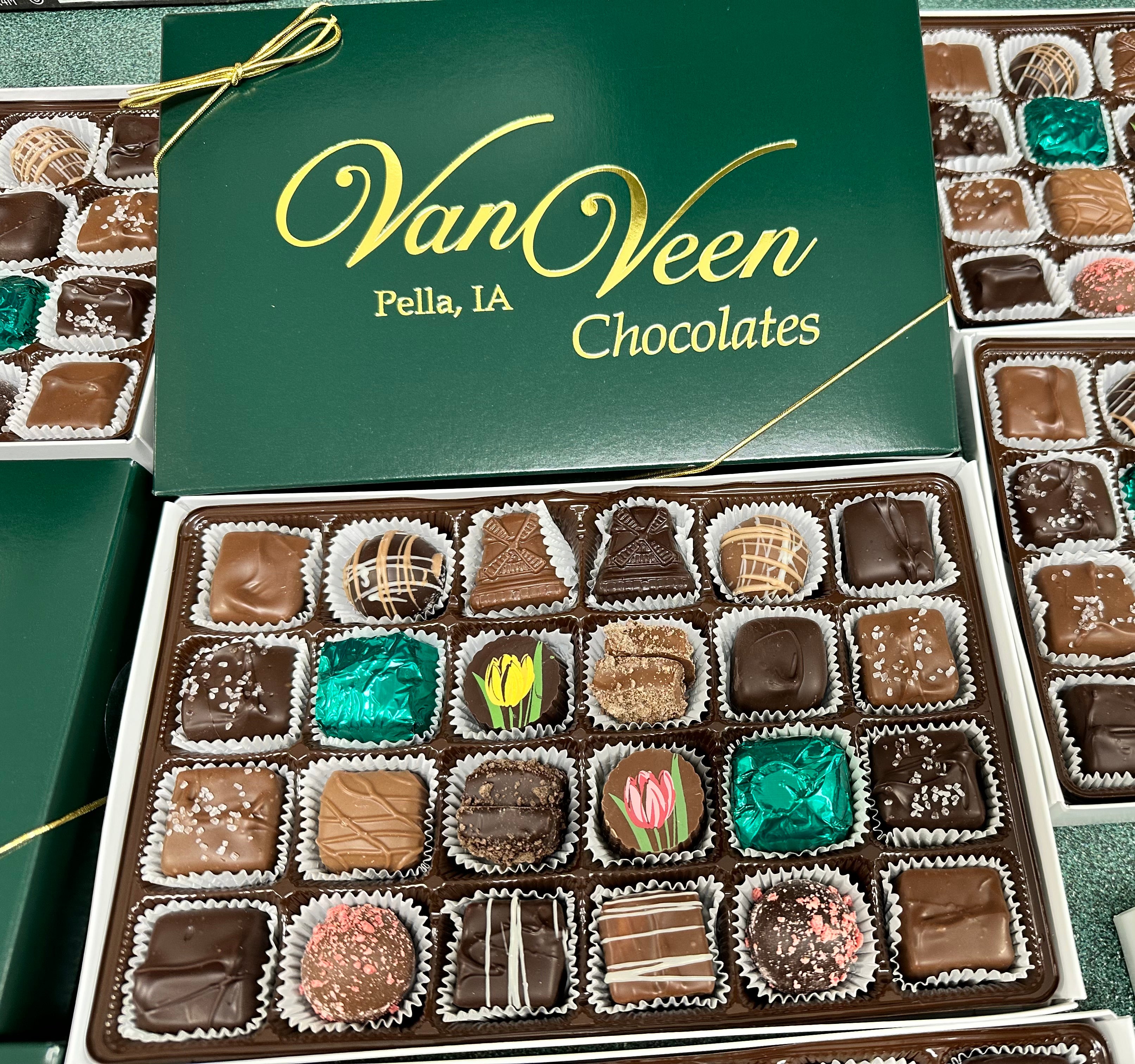 online Assorted chocolates - gift boxes | Van Veen Chocolates